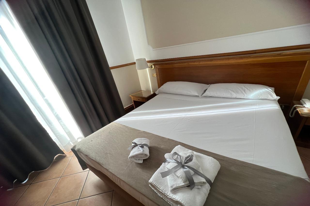 Hotel Leopardi 나폴리 외부 사진