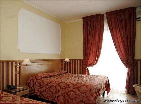 Hotel Leopardi 나폴리 객실 사진