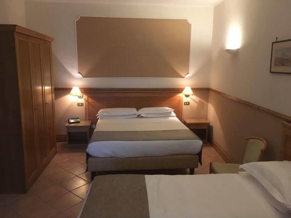 Hotel Leopardi 나폴리 외부 사진